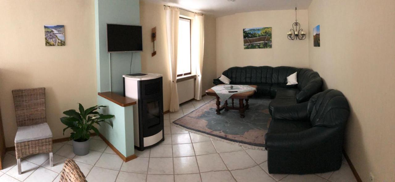 Ferienhaus Treis Neef Екстер'єр фото