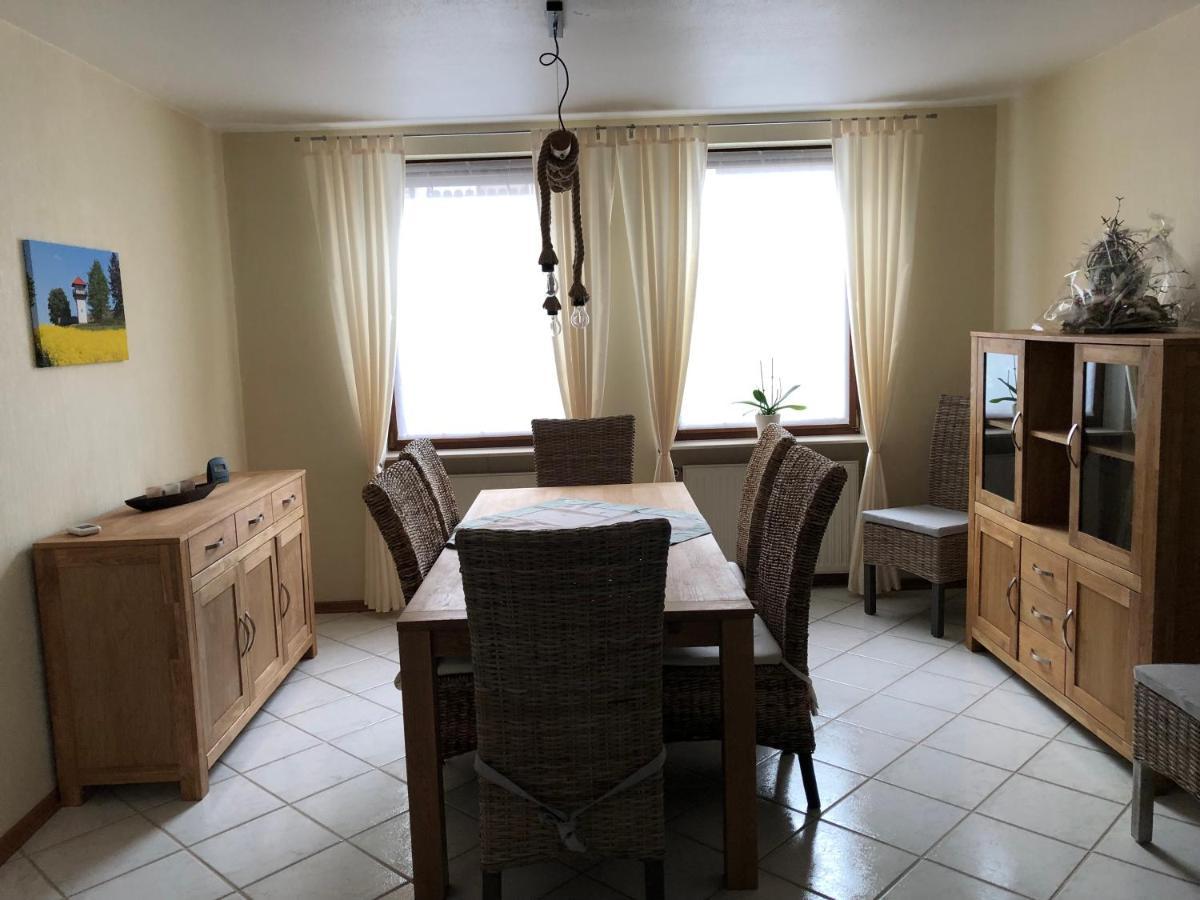 Ferienhaus Treis Neef Екстер'єр фото